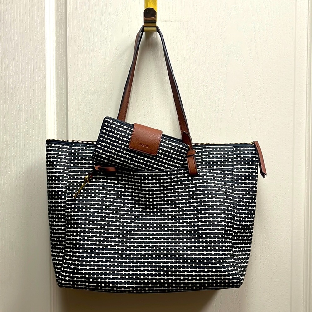 Fossil purse and wallet